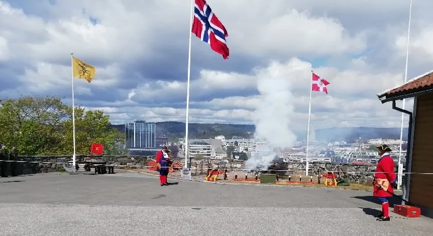 Vi ønsker alle et kanon Godt Nytt År
