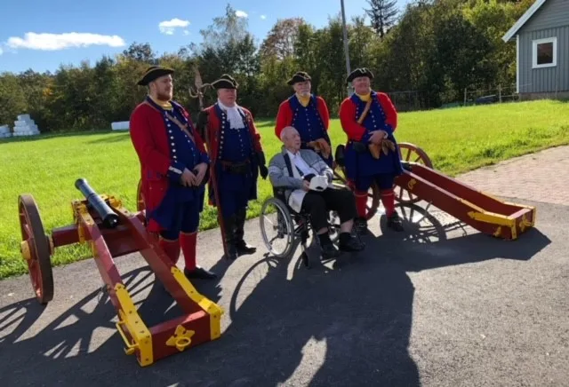 Salutt for 100 åring som er Krigsseiler