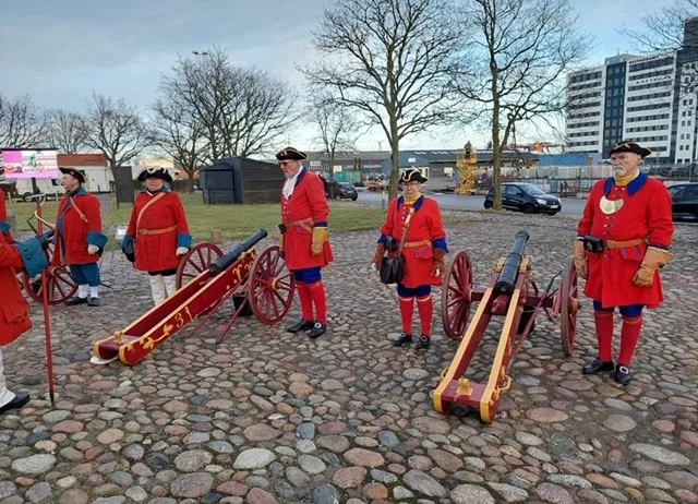 CAC bistod med 3 * 27 skudd salutt for H.M. Kong Frederik X