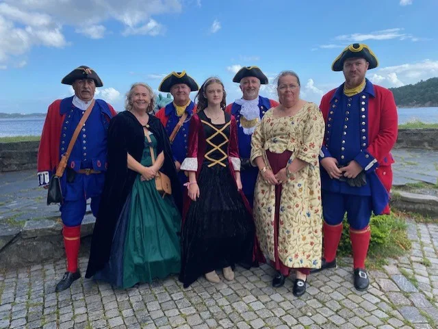 Compagniet salutterte i bryllup